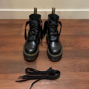 Dr Martens Molly Platform Boot